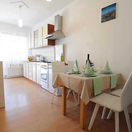 Apartment Viskovo Apartman Viskovo