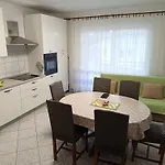 Apartment Viskovo *