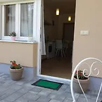 Apartment Viskovo