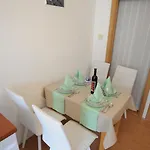 Apartment Viskovo *