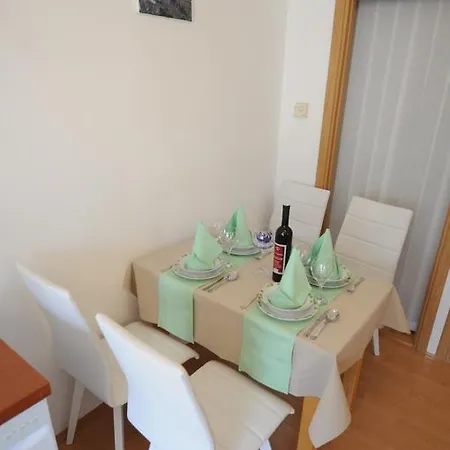 Apartment Viskovo *