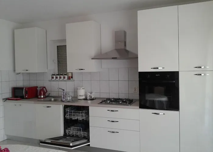 Apartment Viskovo
