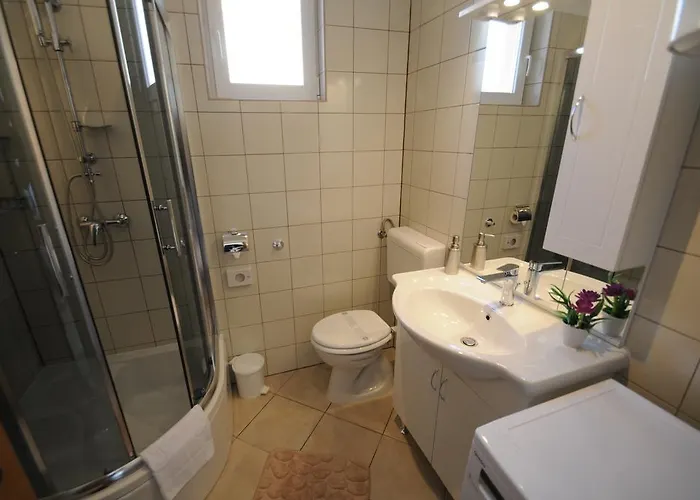 Apartment Viskovo アパート *