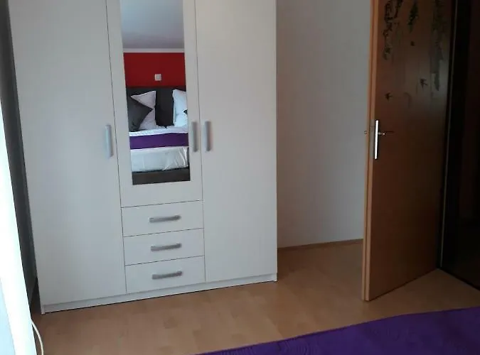 Apartment Viskovo アパート